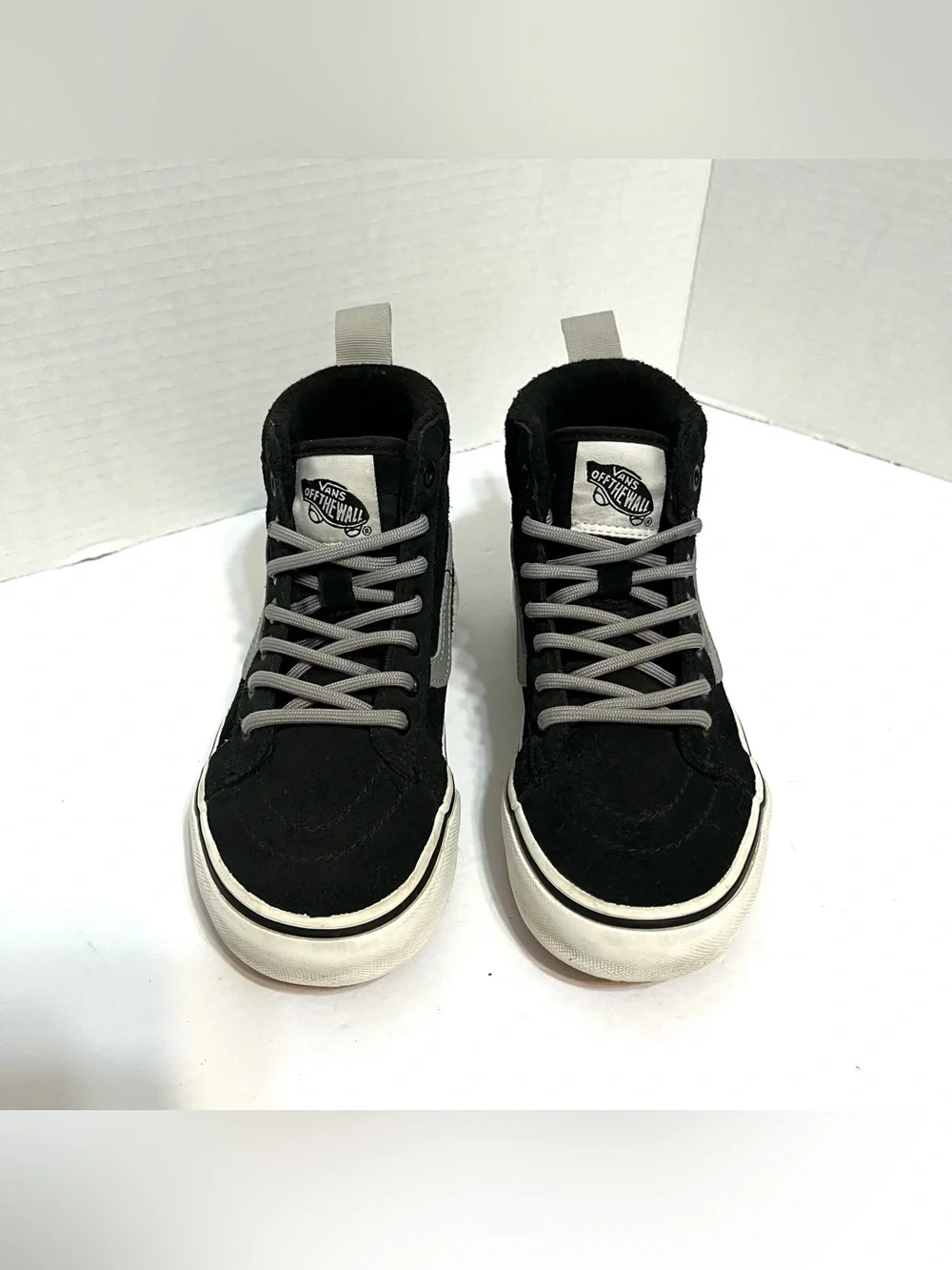 Vans Boys MTE Sk8-Black and Gray High-Top Skate Winter Sneakers Size 13 Lace up